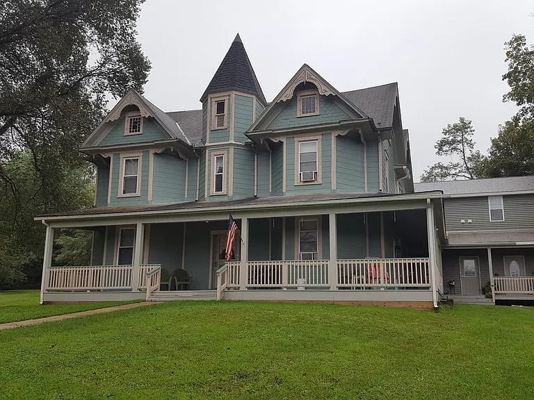 117 N Cedar St — Photo 1