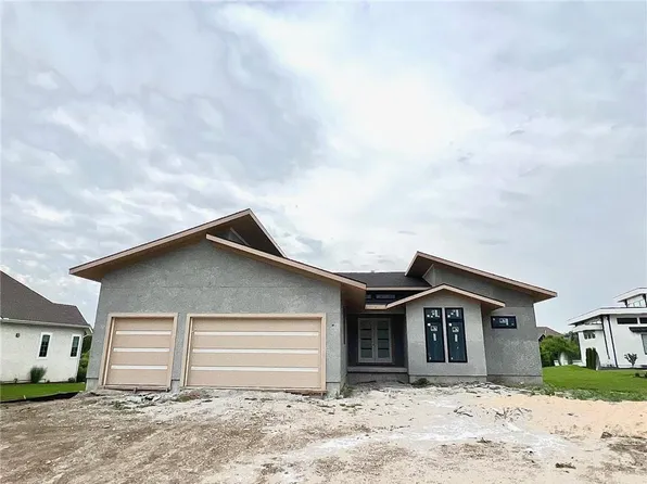 16056 Stearns St, Overland Park, KS 66221