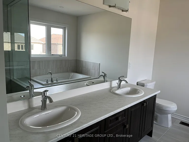 181 Ferragine Cres — Photo 9