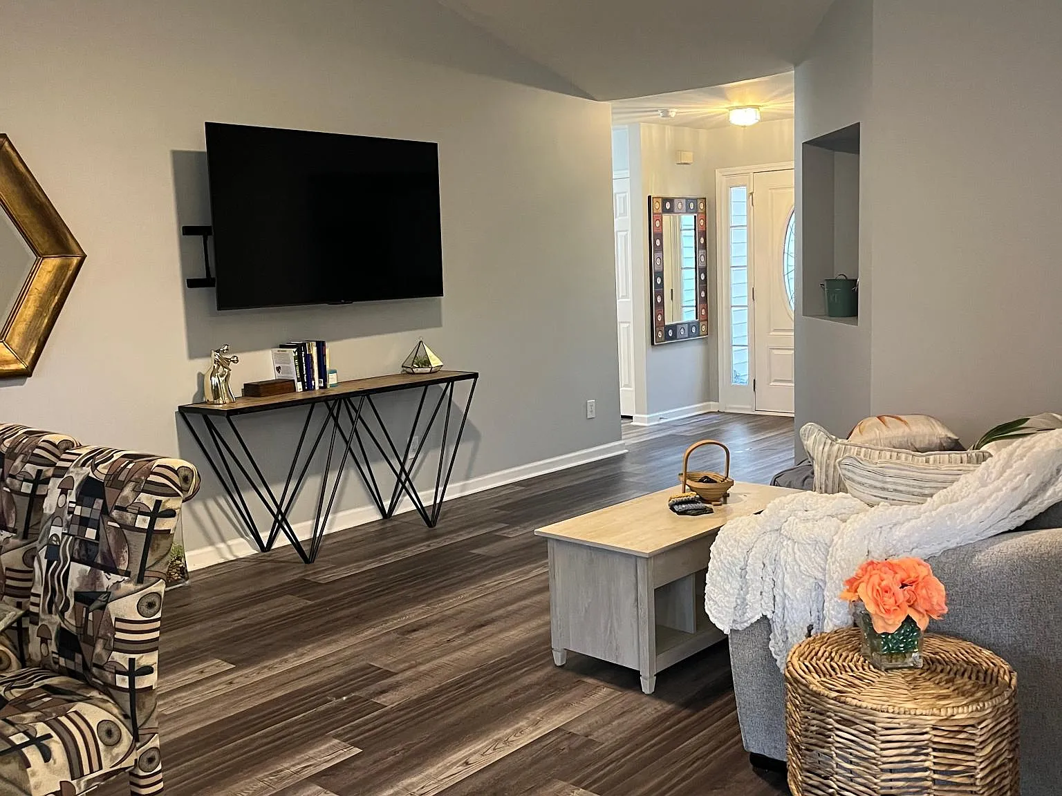 4504 Planters Row Way — Photo 2