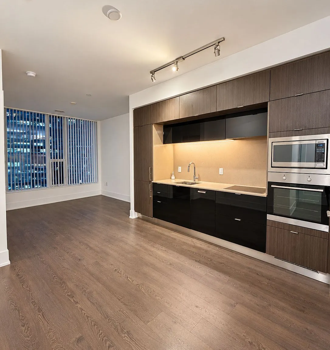 1 bed, $2,390 — Photo 3