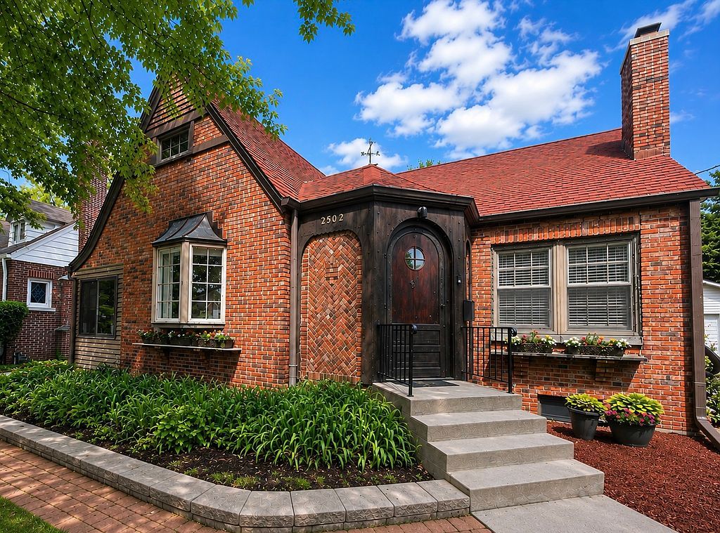2502 30th St - Property Image