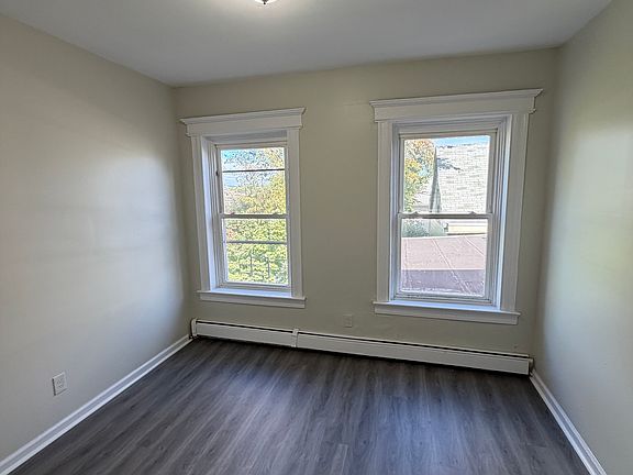 5th image of 161 S 10th St #4R