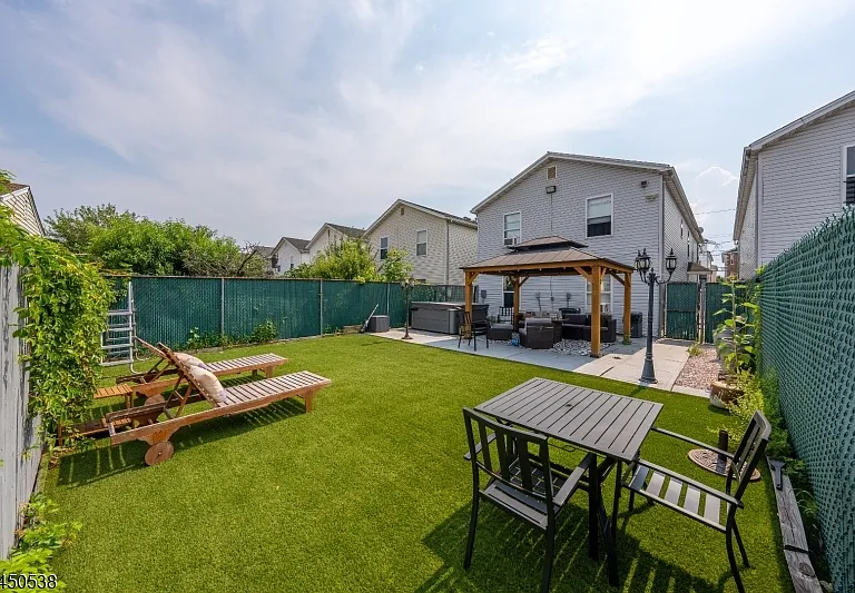 133 Port Ave — Photo 19