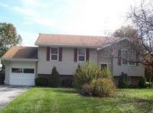 W305S7960 Ellen Dr, Mukwonago, WI 53149