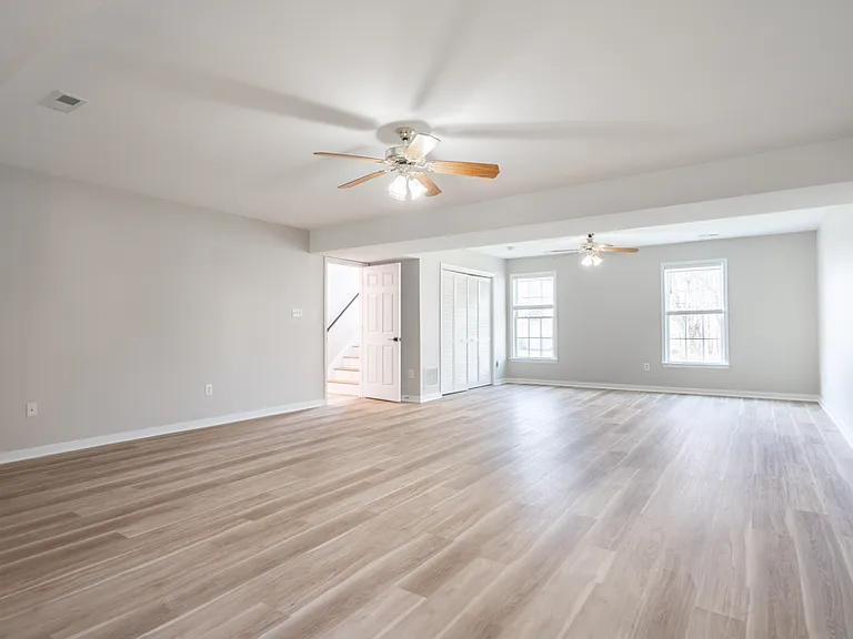 441 Battersea Ln — Photo 23