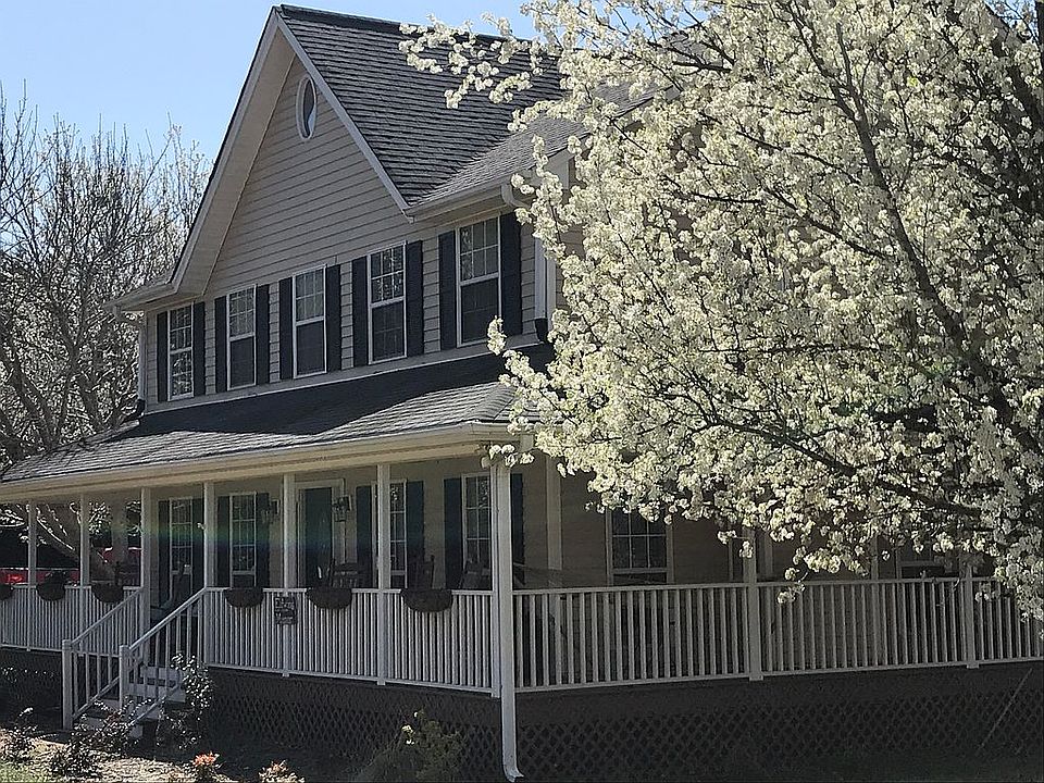 2nd image of 202 Elfwing Ln