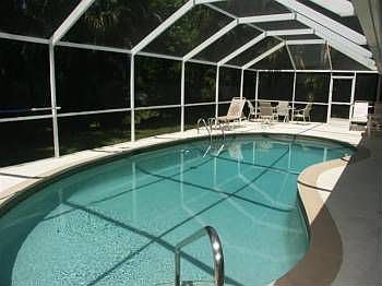3rd image of 608 Seagrape Dr