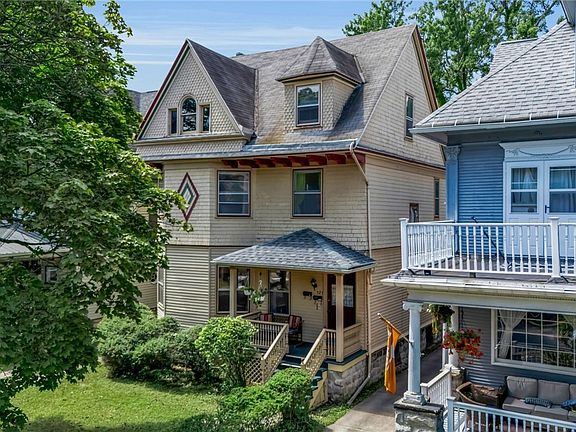 2nd image of 524 Norwood Ave