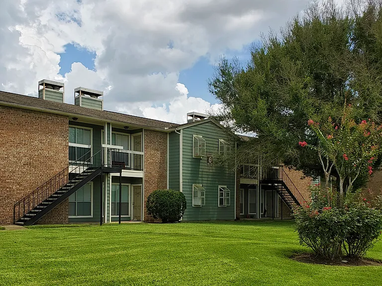 Ashford Creek Apartments — Photo 1