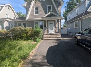 343 W 3rd Ave, Roselle, NJ 07203