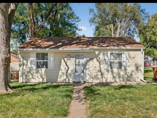 3808 Edna St, Bellevue, NE 68147