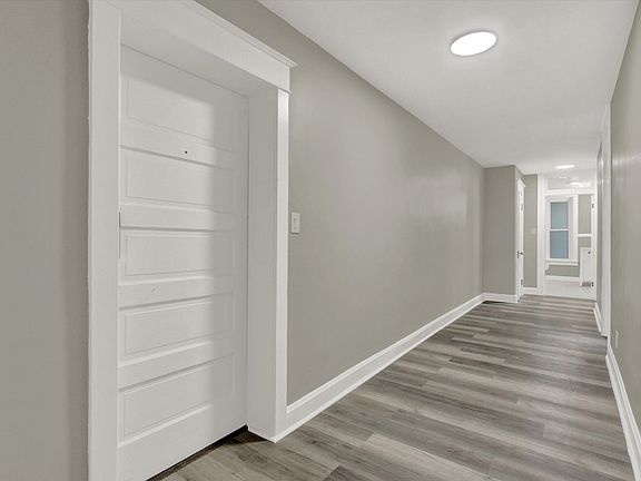 3rd image of 715 Oak Hill Ave APT 2N