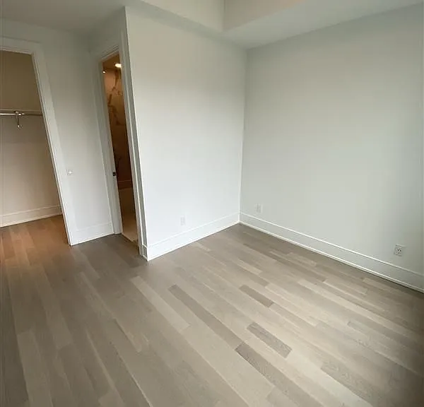 455 Wellington St W #701 — Photo 13