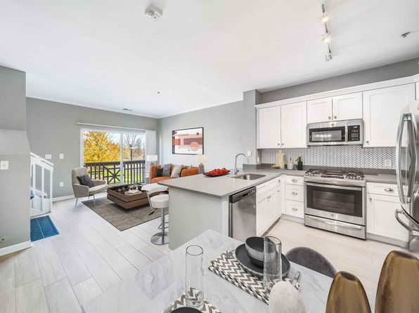 1015 Preserve Ave #2B-2BA-1360SQFT