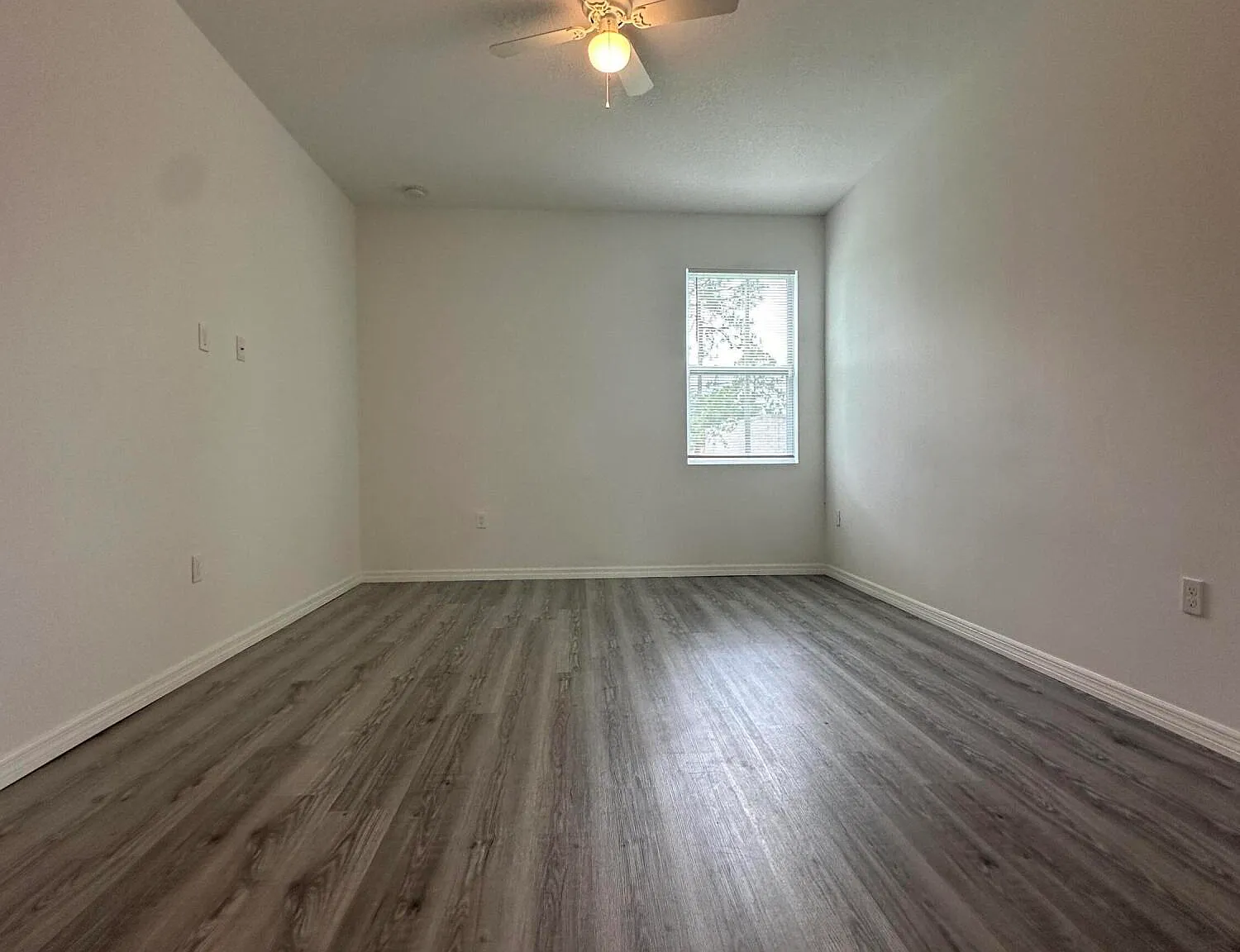 4 bed, 2.0 bath, 1671 sqft, $1,950 — Photo 4