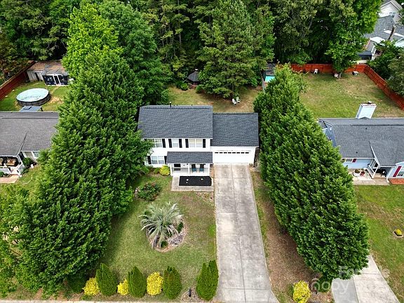2nd image of 4332 Bathurst Dr