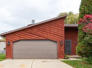 2982 Caravan Ct, Green Bay, WI 54313