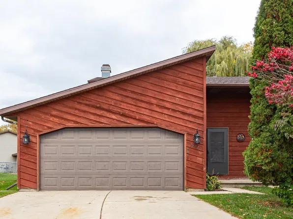 2982 Caravan Ct, Green Bay, WI 54313