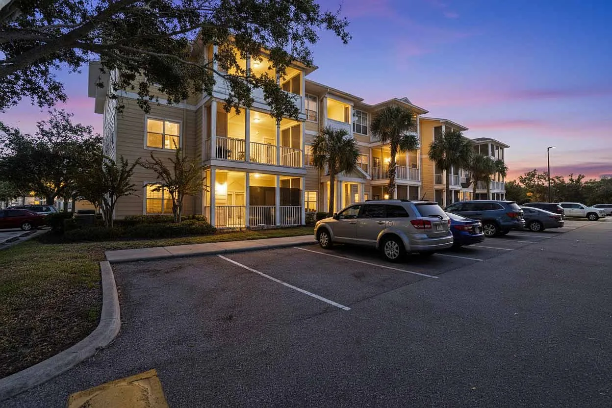 1 bed, 826 sqft, $1,345 — Photo 2