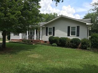1212 Five Forks Rd, Pendleton, SC 29670