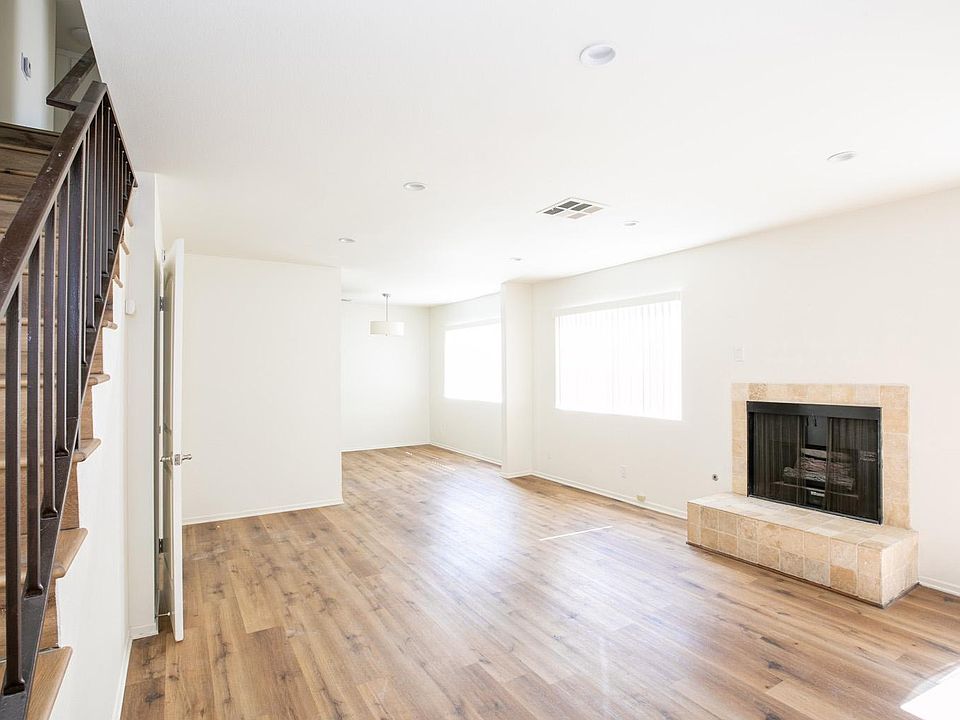 Living Room with gas fireplace
