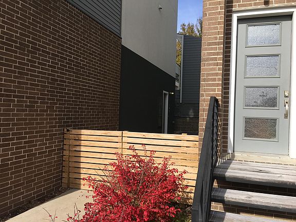 2nd image of 464 W Prairie St
