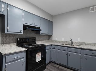 1283 E Raines Rd APT 13, Memphis, TN 38116