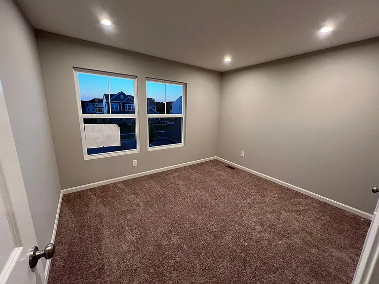 6976 Briarcliff Ct — Photo 18