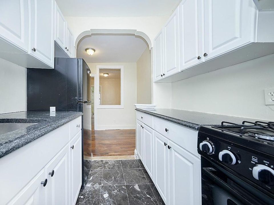 1st image of 2172 2nd Ave APT 5