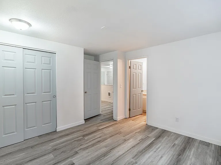 E-02 2x2 F 970SQFT (8)