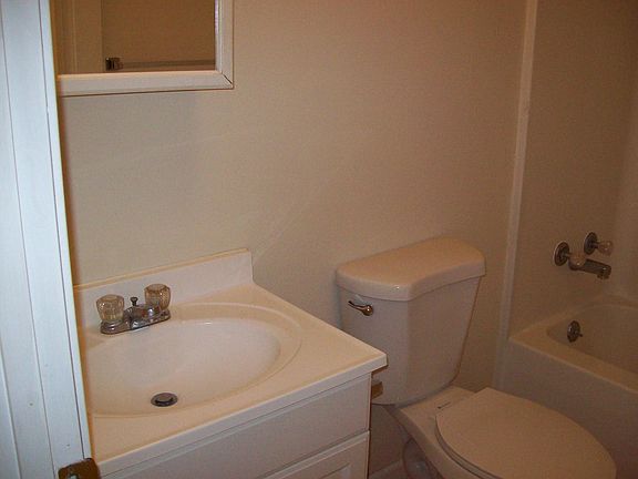 4th image of 1103 24th St #B