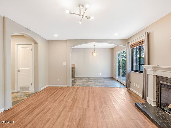 4th image of 1308 W Willow Ave
