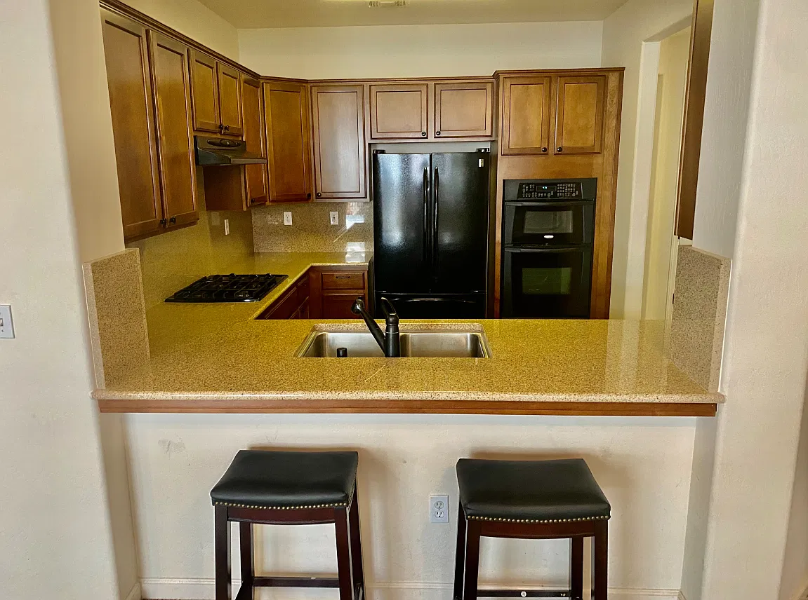 3 bed, 1700 sqft, $2,400 — Photo 3