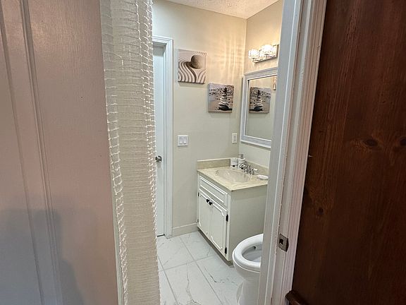 4th image of 4569 Oak Bay Dr W #3