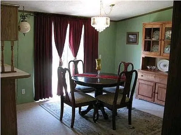 3126 5th St, Wayland, MI 49348