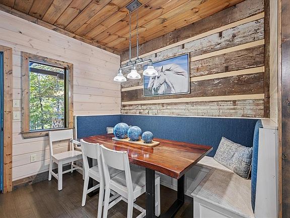 5th image of 60 Skyhorse Dr