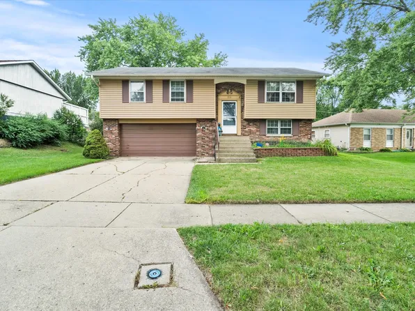 804 Bussey Ct, Streamwood, IL 60107