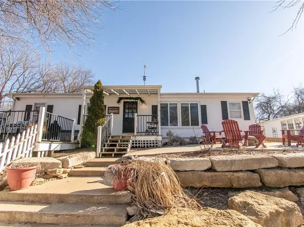 1892 E 600th Rd, Lecompton, KS 66050