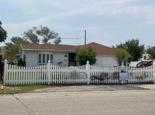 304 W Center St, Rawlins, WY 82301