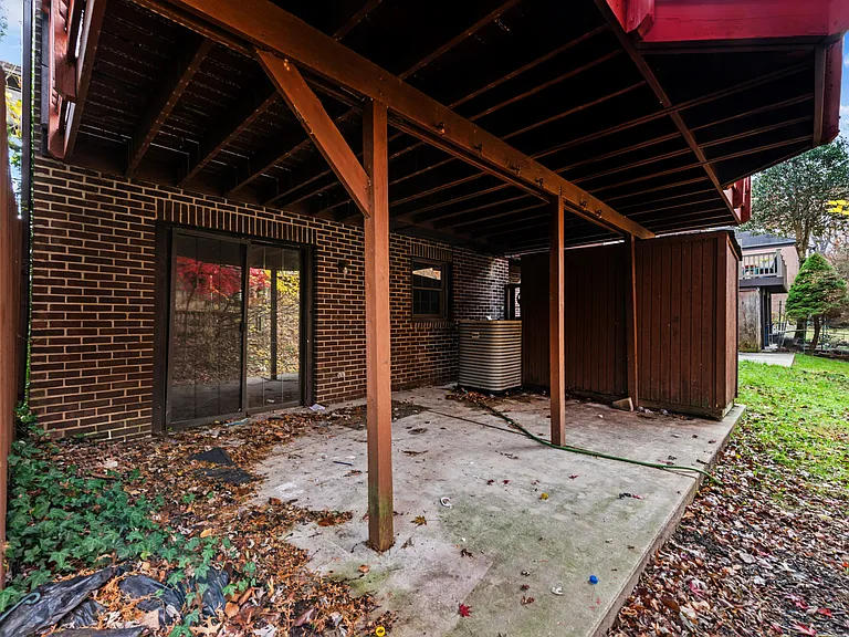 20 Rhodes Pl — Photo 31