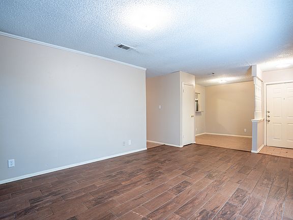 5th image of 9104 Quail Creek Dr #B
