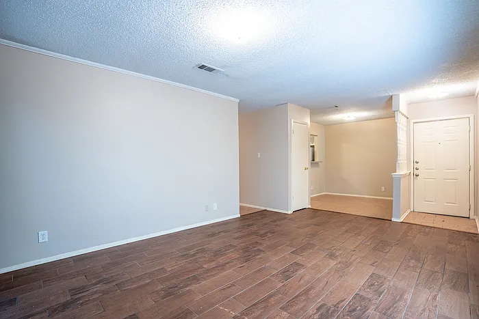 9104 Quail Creek Dr #B — Photo 5