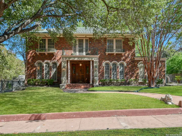 329 W AGARITA AVE, San Antonio, TX 78212