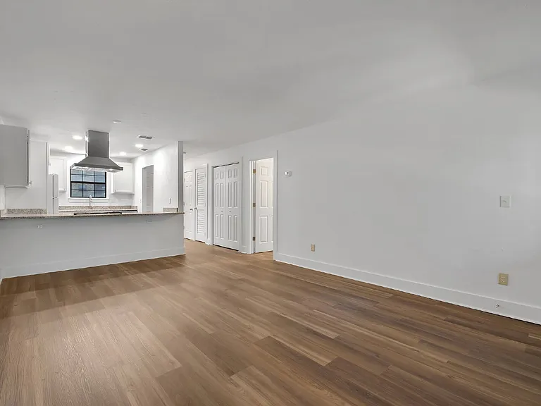 2956 Woodrich Dr #B — Photo 10