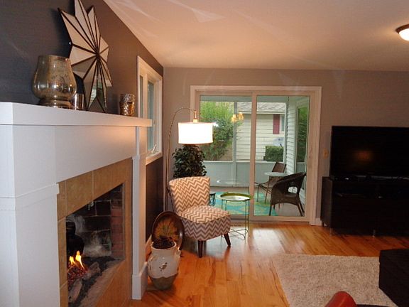 Andersen sliding glass door to the screened-in porch.