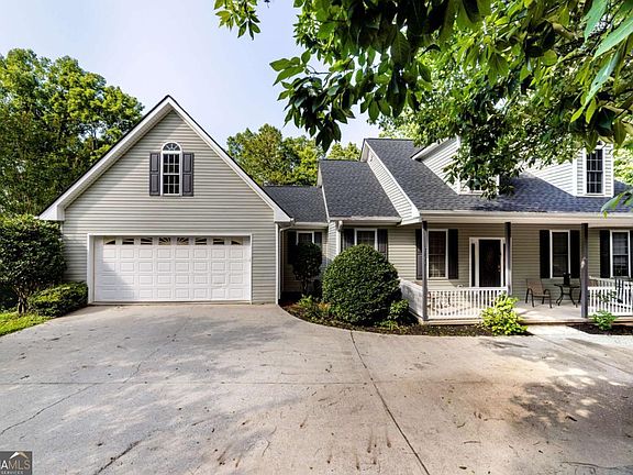3rd image of 7822 Beachwood Dr