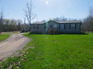 17483 Ivy Rd, Milaca, MN 56353