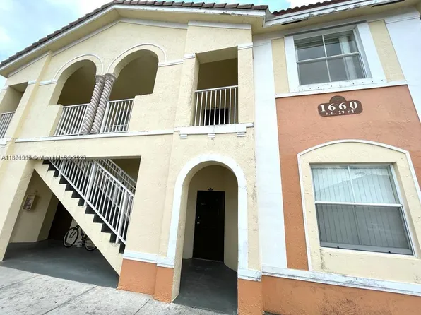 1660 SE 29th St Unit 200, Homestead, FL 33035