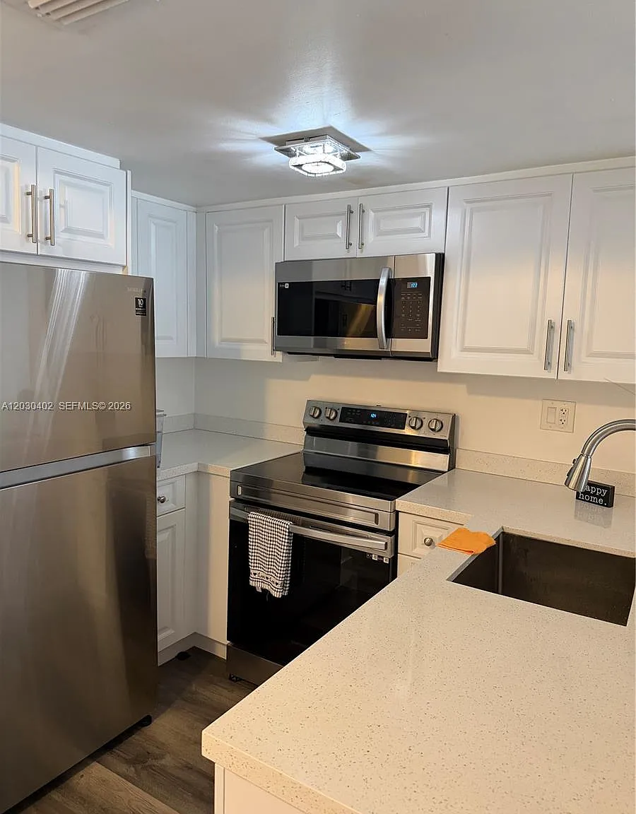 Coral Pointe Townhomes Co — Photo 2